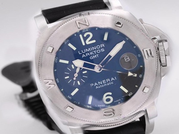 memberi tumpuan di sini, menakjubkan jam tangan Panerai replika